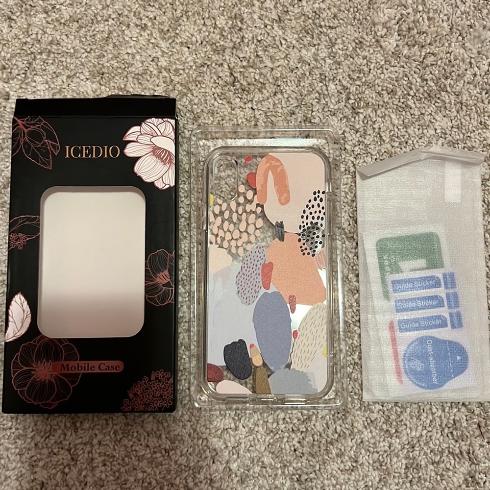 IPHONE XR Abstract Icedio phone case with screen protector.